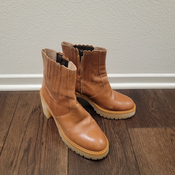 Free People Shoes - Free People James Chelsea Tan Leather Lug Sole Chunky Heel Boots Sz 39 | 8.5